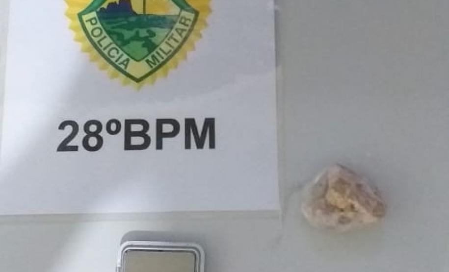 Arma e drogas são apreendidas pela PM no Sudeste do PR