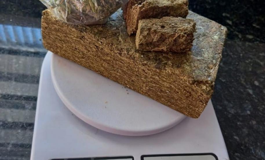 No Norte do estado, PM prende sete pessoas e apreende 18 tabletes de cocaína