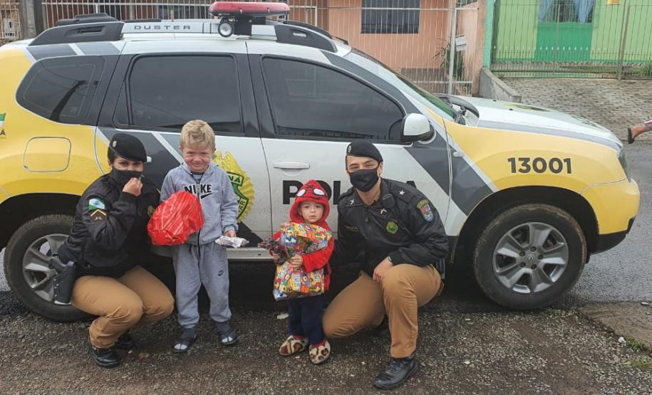 Batalhão da PM faz doação de brinquedos no Centro-Sul do estado