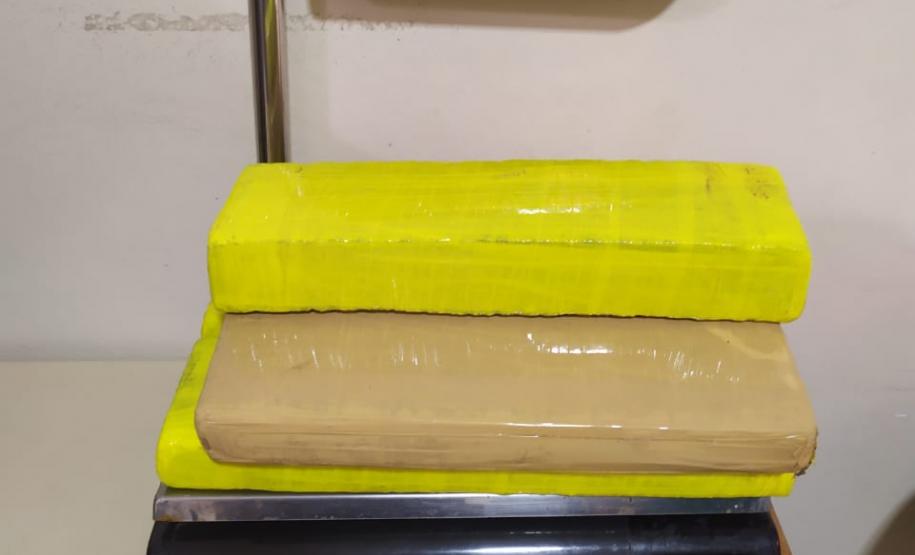 Em Apucarana, PM faz duas abordagens que resultam em 75 quilos de maconha apreendidos