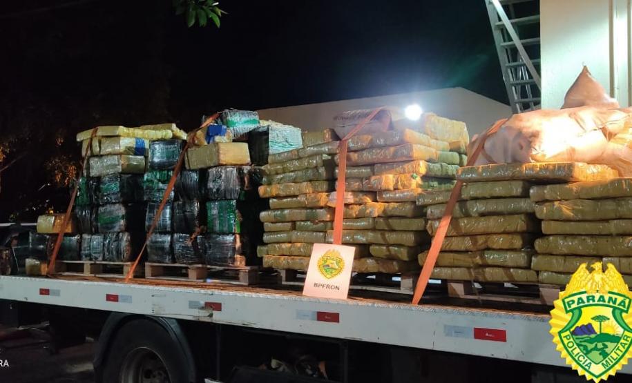 BPFron encontra quatro toneladas de maconha em chácara abandonada em Santa Helena (PR)