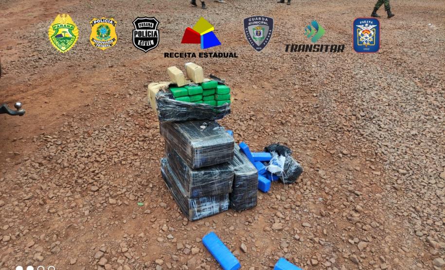 Mais de 580 quilos de maconha e duas armas de fogo são apreendidos pela PM no Oeste do estado