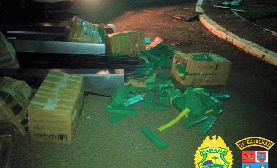 Quase uma tonelada de maconha é apreendida pela PM em Pérola D’Oeste (PR)
