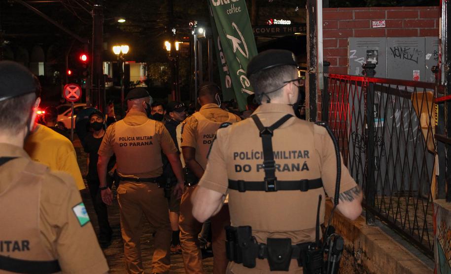 Ação Integrada de Fiscalização Urbana fecha 25 estabelecimentos comerciais em Curitiba