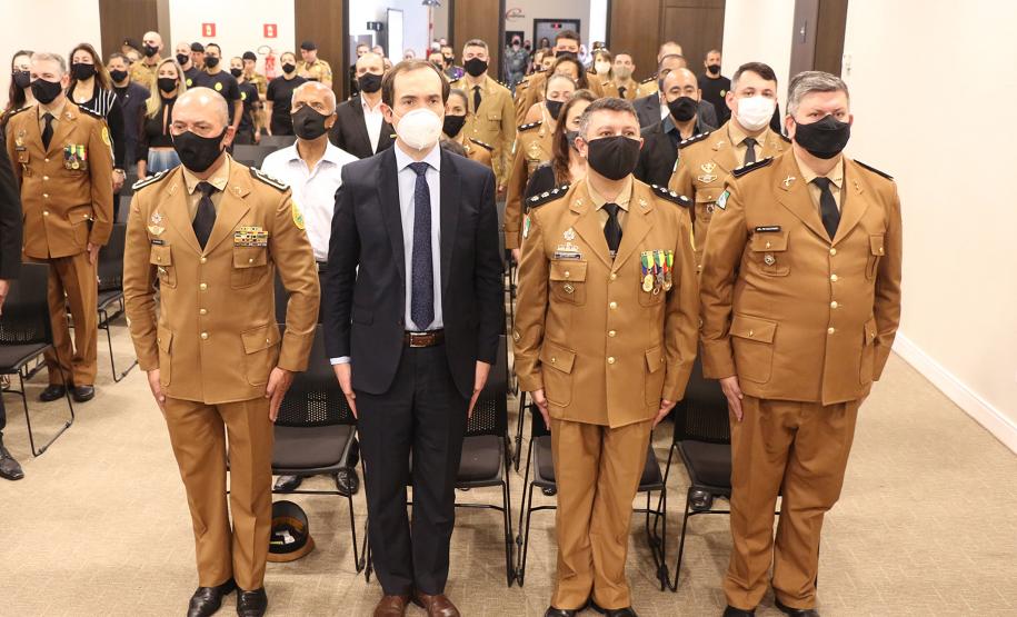 Durante solenidade, CEFID comemora 29 anos de criação com entrega de medalhas e troca de função em Curitiba