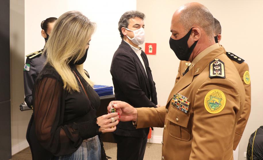 Durante solenidade, CEFID comemora 29 anos de criação com entrega de medalhas e troca de função em Curitiba