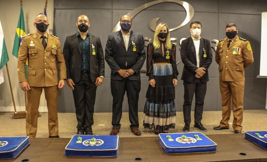 Durante solenidade, CEFID comemora 29 anos de criação com entrega de medalhas e troca de função em Curitiba