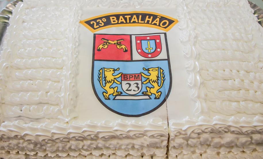 Batalhão da PM em Curitiba comemora oito anos de criação com entrega de medalhas e troca de Comando