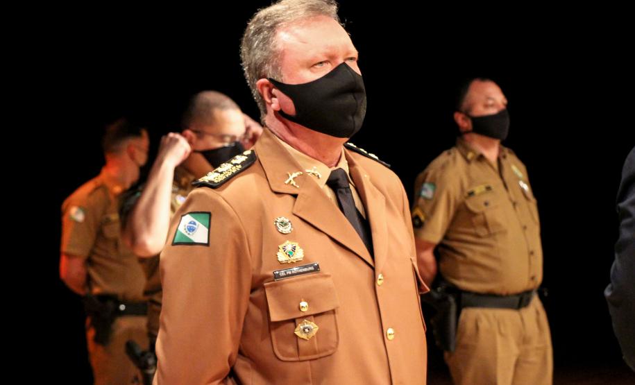 Batalhão da PM em Curitiba comemora oito anos de criação com entrega de medalhas e troca de Comando