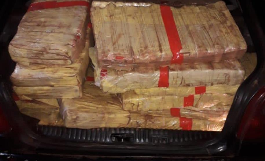Mais de 200 quilos de maconha são apreendidos pela PM em Campo Mourão (PR)