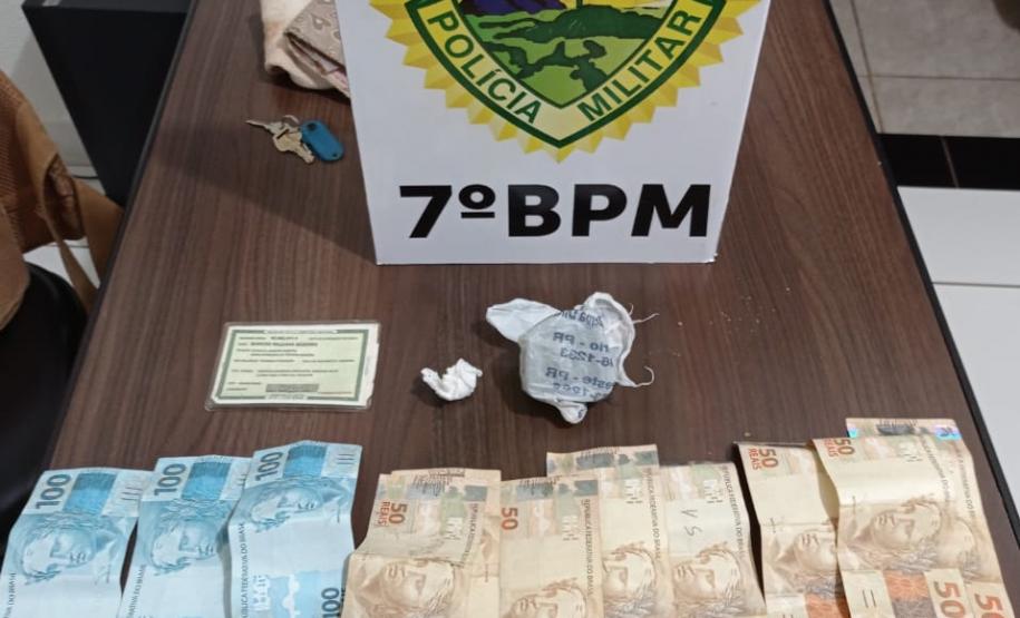 PM apreende uma arma de fogo e porções de drogas no Noroeste do estado