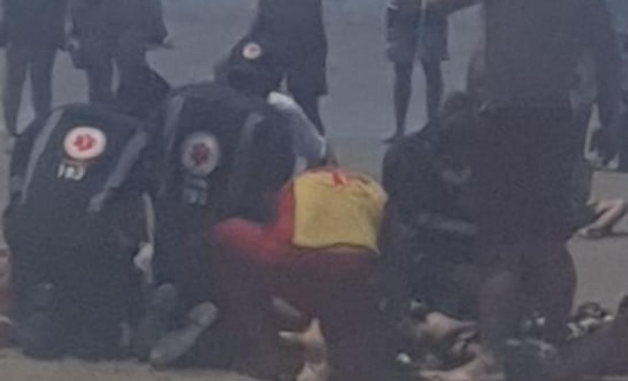 Helicóptero do BPMOA presta socorro a afogado em Pontal do Paraná