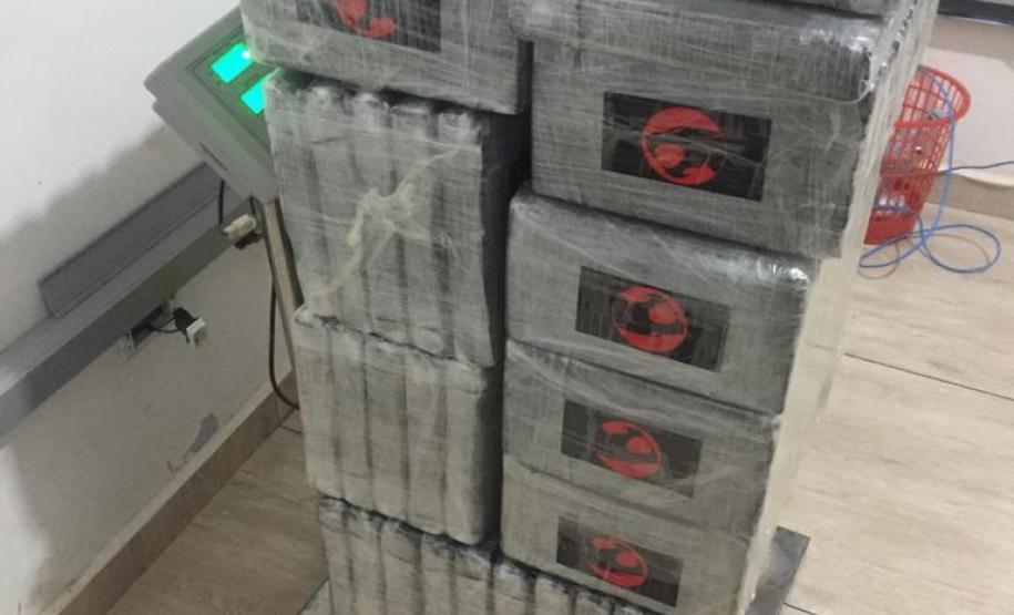 BPFron e PF flagram transporte de 132 quilos de cocaína em Foz do Iguaçu, no Oeste do estado