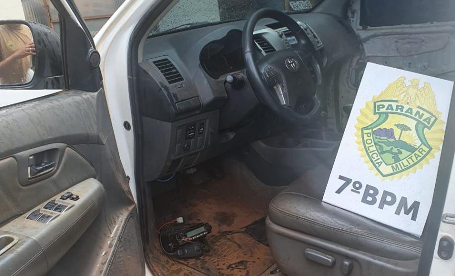 PM apreende uma caminhonete equipada para o transporte de contrabando no Noroeste do estado