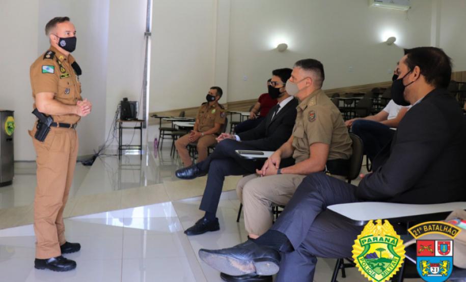 Policiais militares e integrantes da Polícia Civil e do Judiciário são homenageados em Francisco Beltrão