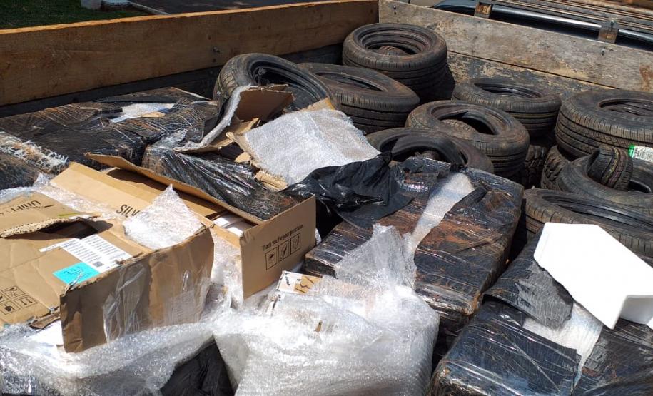 Em situações distintas, BPRv recupera carro e apreende caminhão carregado com contrabando no Oeste do estado