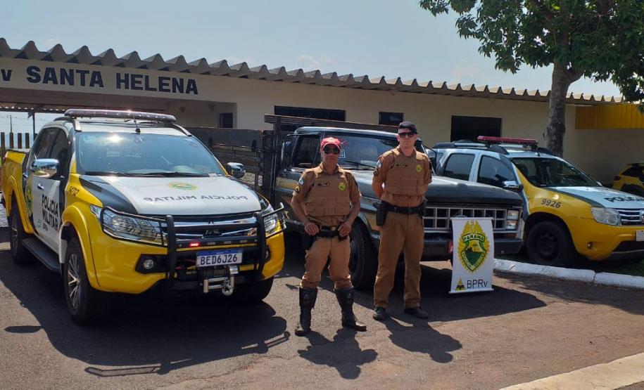 Em situações distintas, BPRv recupera carro e apreende caminhão carregado com contrabando no Oeste do estado