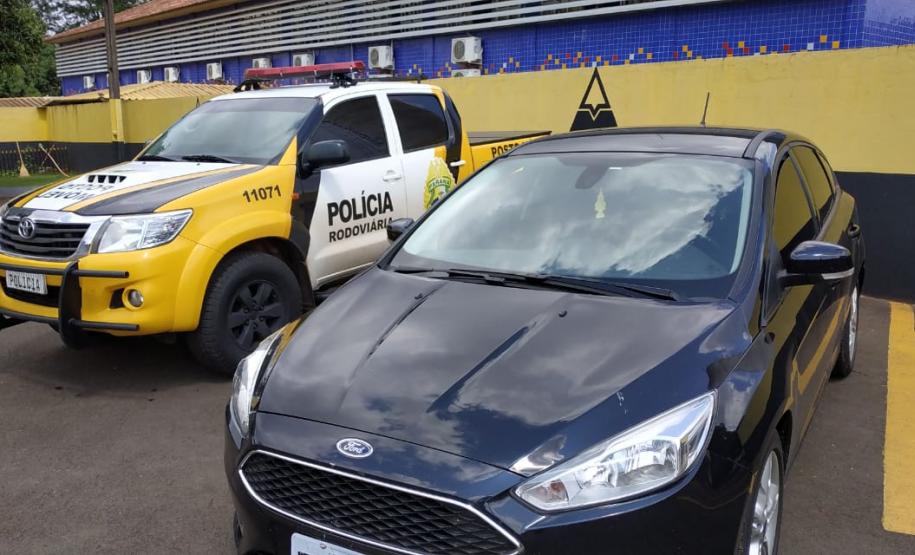 Em situações distintas, BPRv recupera carro e apreende caminhão carregado com contrabando no Oeste do estado