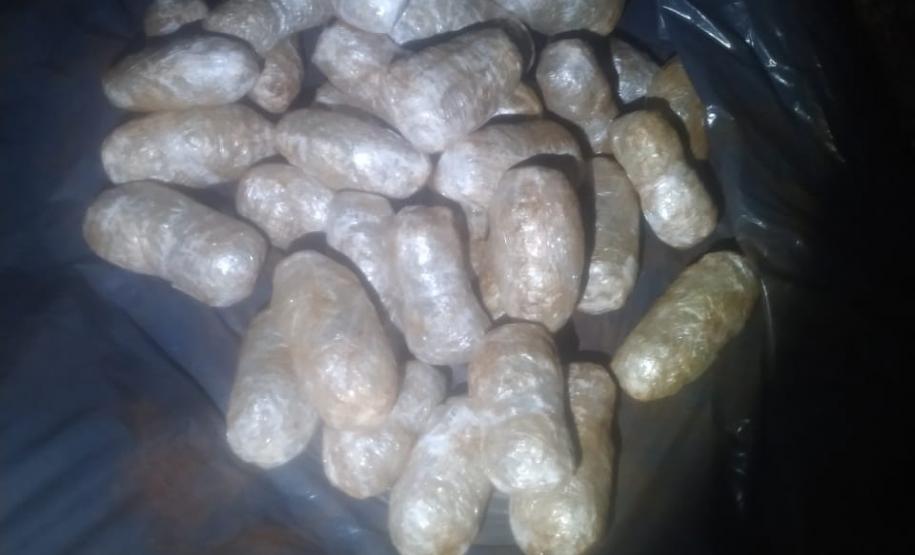 Cerca de 700 quilos de maconha são apreendidos pela PM no Oeste do estado