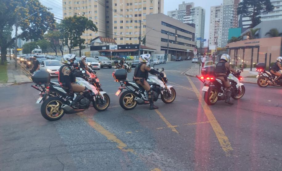 BPTran prende três e lavra 118 notificações de trânsito durante a Operação Sinergia