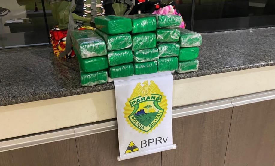 Fiscalização do BPRv resulta na apreensão de 15 caixas de cigarro e 14 kg de maconha, na região noroeste do Estado
