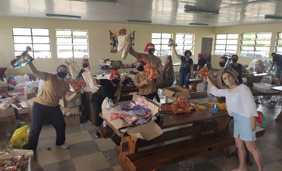 Natal Itinerante da Polícia Militar distribui mais de 4,5 mil brinquedos em bairros carentes de Curitiba