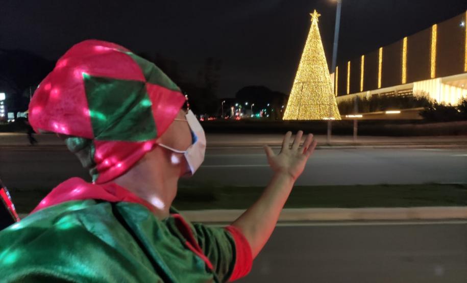 Natal Itinerante da Polícia Militar distribui mais de 4,5 mil brinquedos em bairros carentes de Curitiba