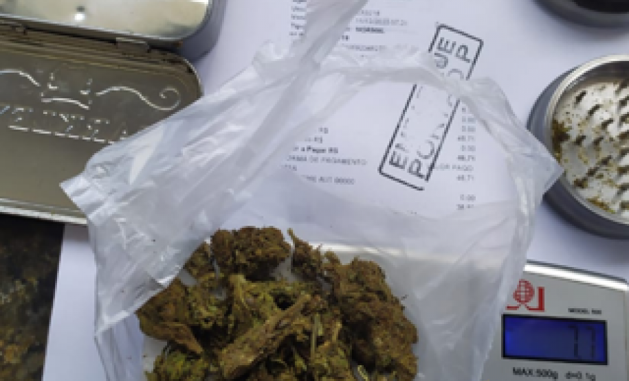 No Posto Rodoviário de Coroados, no Litoral do estado, BPRv encaminha adolescente e apreende porção de maconha