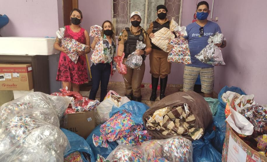 Natal Itinerante da Polícia Militar distribui mais de 4,5 mil brinquedos em bairros carentes de Curitiba
