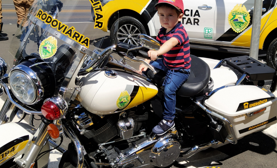 BPRv inaugura Posto Rodoviário nos Campos Gerais e homenageia policiais militares