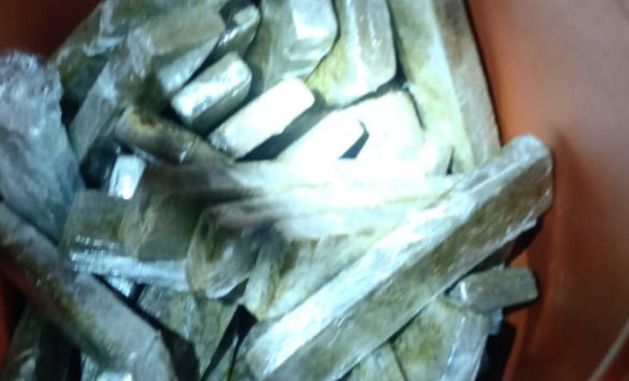 No Norte do estado, Pelotão de Choque apreende tabletes de maconha encaminha casal durante a Operação Sinergia