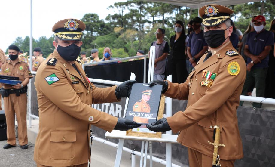 Durante solenidade, a Academia Policial Militar do Guatupê recebe novo Comandante em São José dos Pinhais, na RMC