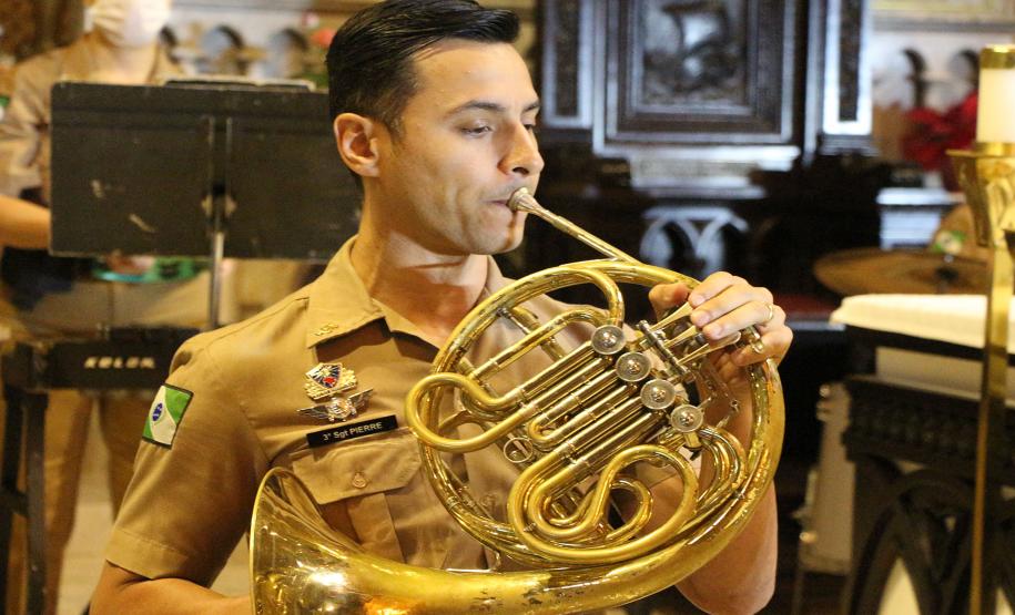 Banda de Música da PM faz Live de natal na Catedral Basílica Menor de Curitiba