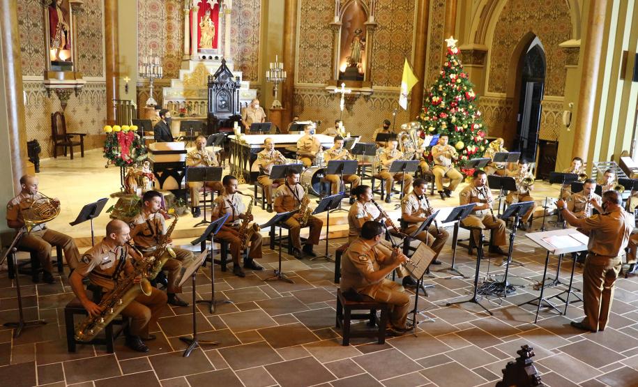 Banda de Música da PM faz Live de natal na Catedral Basílica Menor de Curitiba
