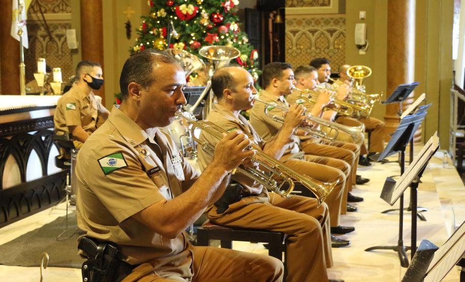 Banda de Música da PM faz Live de natal na Catedral Basílica Menor de Curitiba