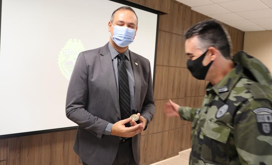 Batalhão Ambiental entrega medalhas e moedas comemorativas para marcar os 63 anos de história da unidade