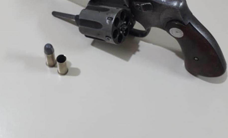 Em situações distintas, PM apreende duas armas de fogo durante abordagem em Reserva (PR)