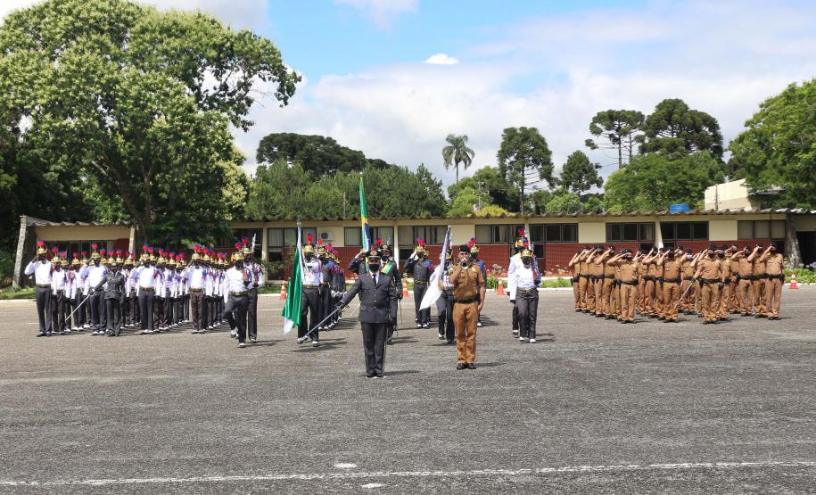 Durante solenidade, a Academia Policial Militar do Guatupê recebe novo Comandante em São José dos Pinhais, na RMC