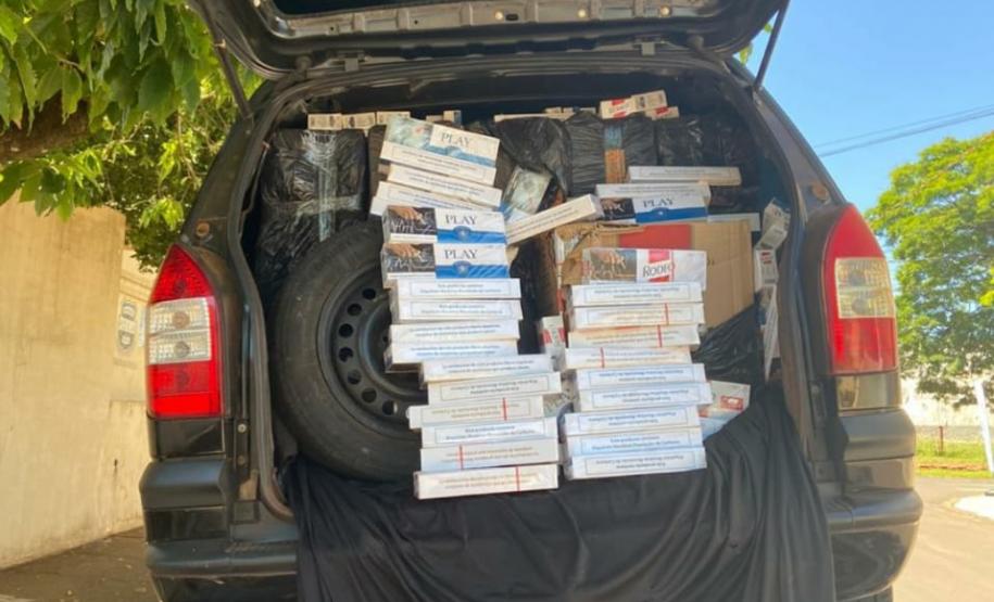 No Noroeste do estado, PM apreende um carro carregado com contrabando e uma arma de fogo