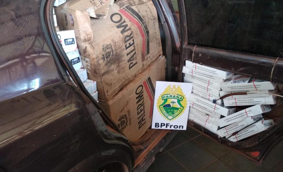 BPFron apreende quatro veículos carregados com quatro mil pacotes de cigarros contrabandeados em Guaíra (PR)