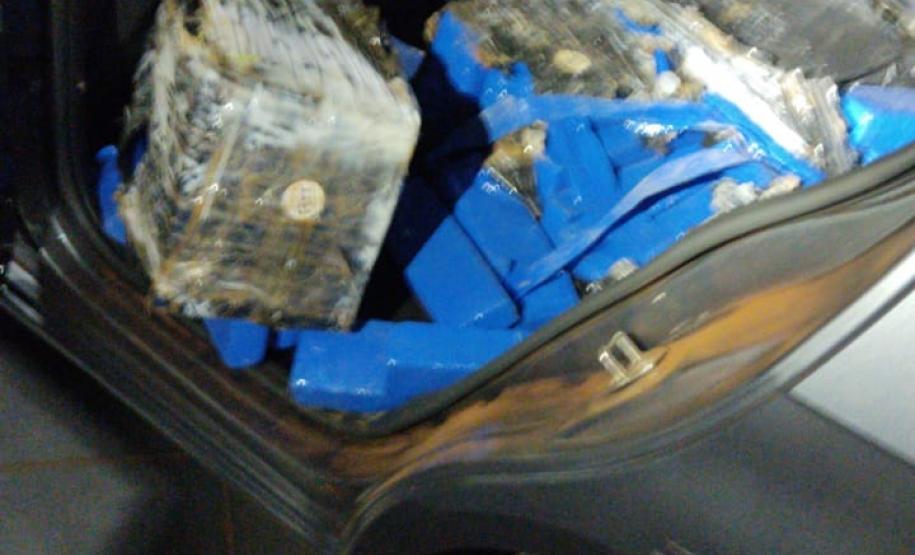 BPFron apreende veículo com 197 quilos de maconha em Guaíra (PR)