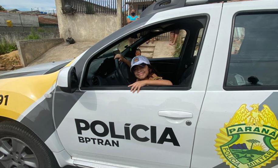 BPTran e AVM entregam fardinha e realizam sonho de fã da Polícia Militar em Araucária (PR)