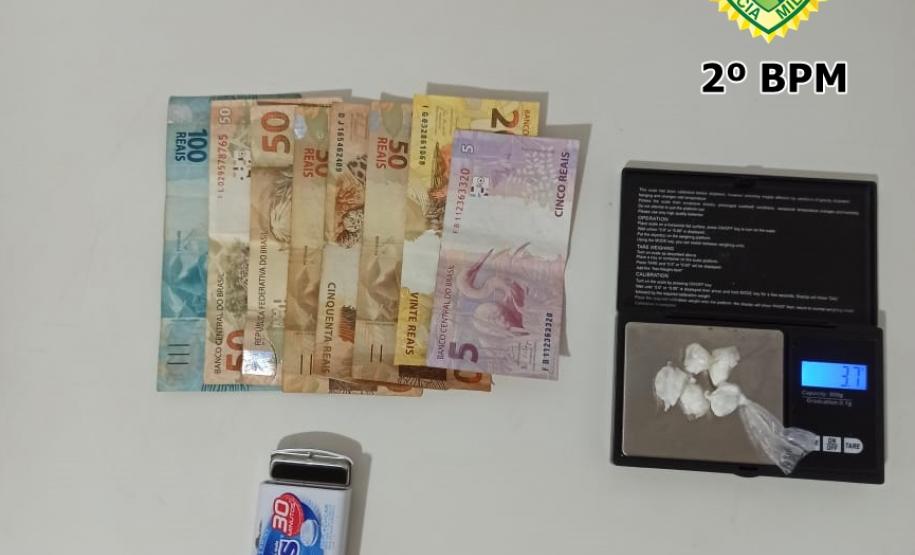 Em ações distintas, PM encaminha quatro pessoas e apreende diversos ilícitos e arma no norte pioneiro