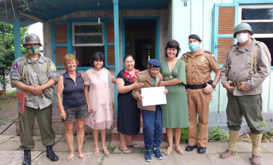 Sargento da PM do Paraná que lutou na 2ª Guerra Mundial é homenageado pela Corporação e pelo Exército Brasileiro