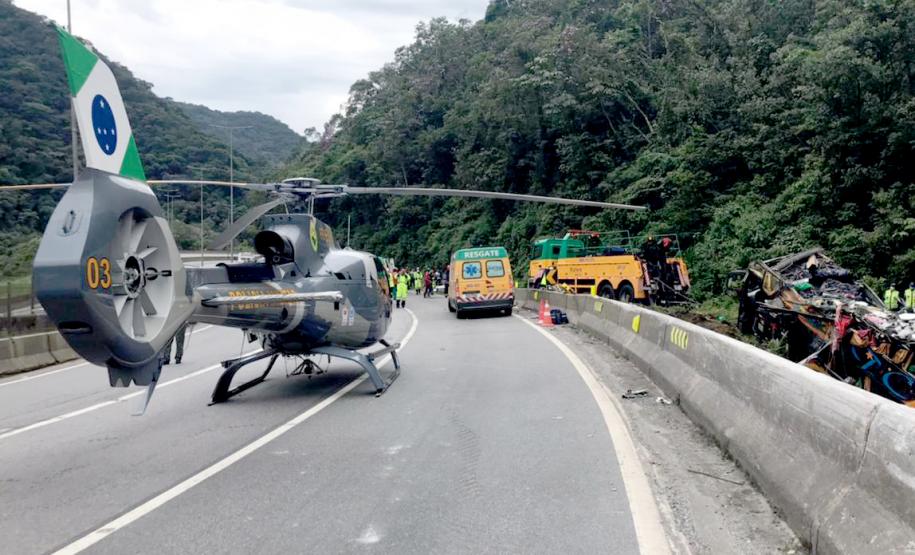 (ATUALIZADA) Forças de segurança e aeronaves atendem acidente de ônibus