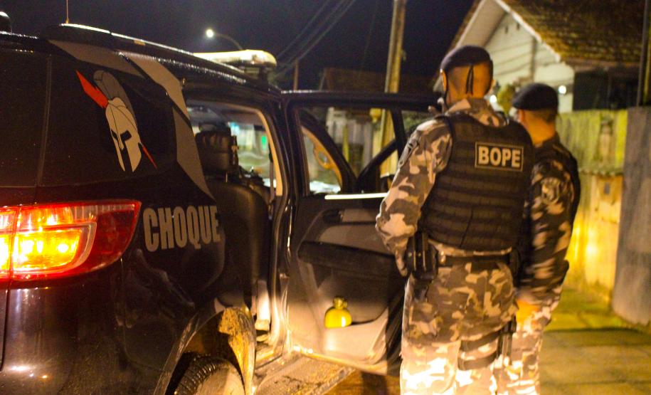 Mais de 250 pessoas são abordadas e duas acabam presas durante operação da PM em Morretes e Antonina