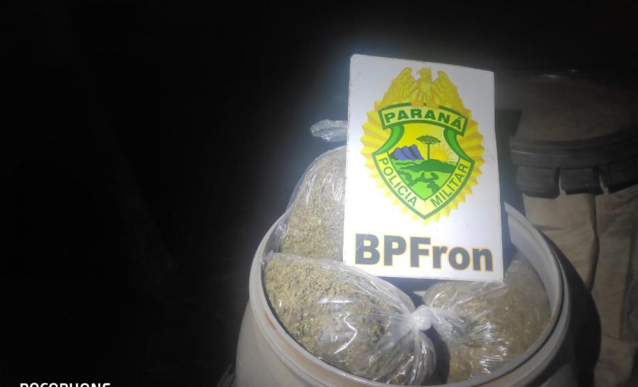 BPFron apreende quase 100 quilos de maconha e 32,5 mil pacotes de cigarros contrabandeados no Paraná
