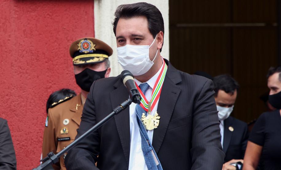 Governador participa de troca de Comando do Corpo de Bombeiro e entrega novas viaturas em Curitiba