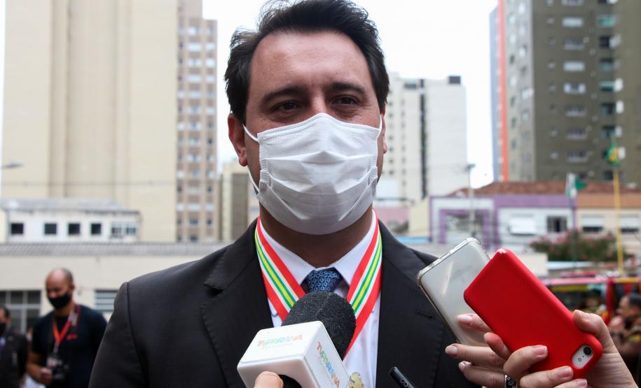 Governador participa de troca de Comando do Corpo de Bombeiro e entrega novas viaturas em Curitiba