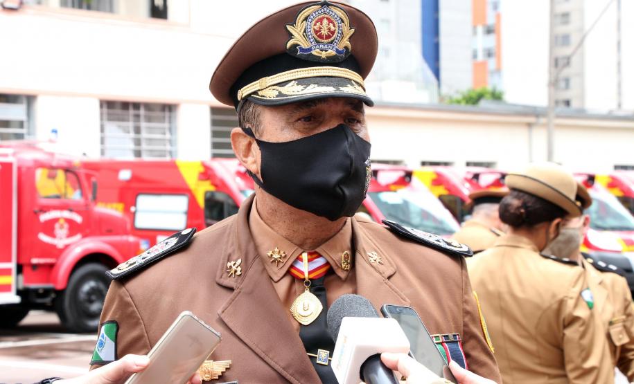 Governador participa de troca de Comando do Corpo de Bombeiro e entrega novas viaturas em Curitiba